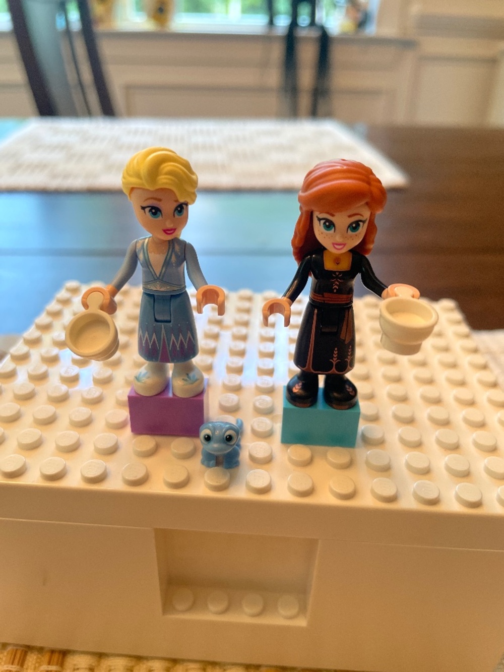 Lego Frozen Elsa and Anna figures